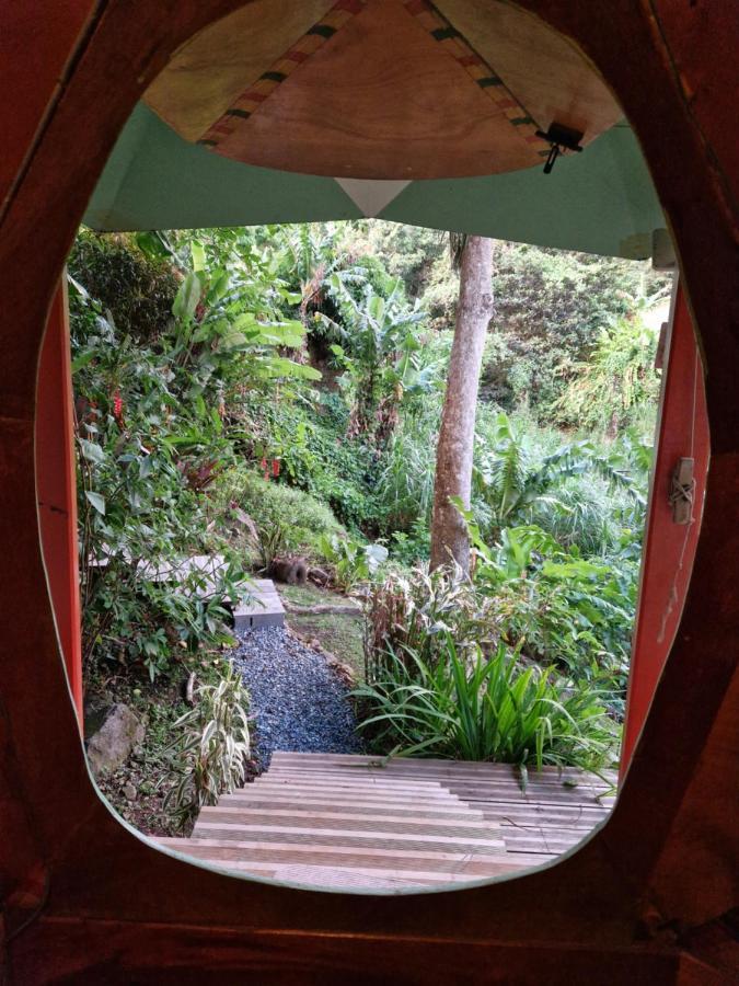 Dome En Bord De Riviere Saint-Claude Exterior foto